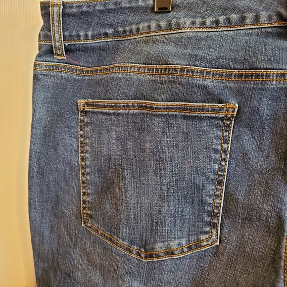 Maurices Frayed Hem Jeans Medium Wash Size 22 Regular - Picture 7 of 9